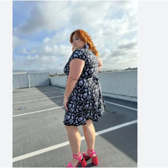 Nooworks Mini Wrap Dress Cotton When Odin Sleeps Printed Novelty - Picture 2 of 9